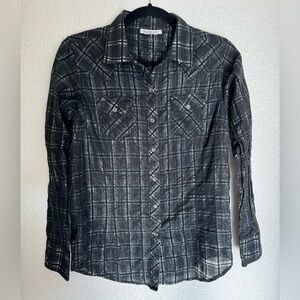 Ariat Women's Black Silver Button Down Long Sleeve Shirt. Fitted. Size Medium.